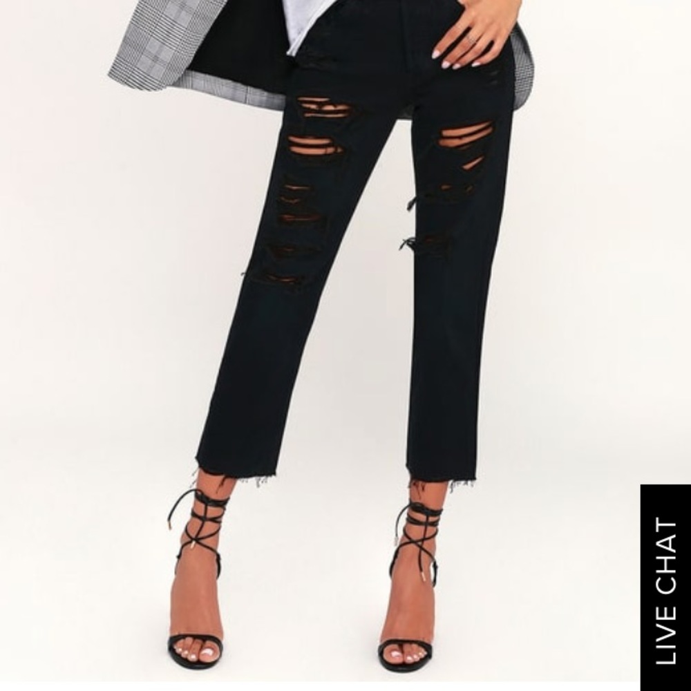 501 Cropped Black Levi’s Jeans